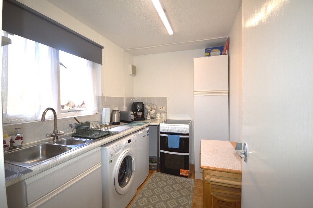 Flat Pempath Place in Greater London