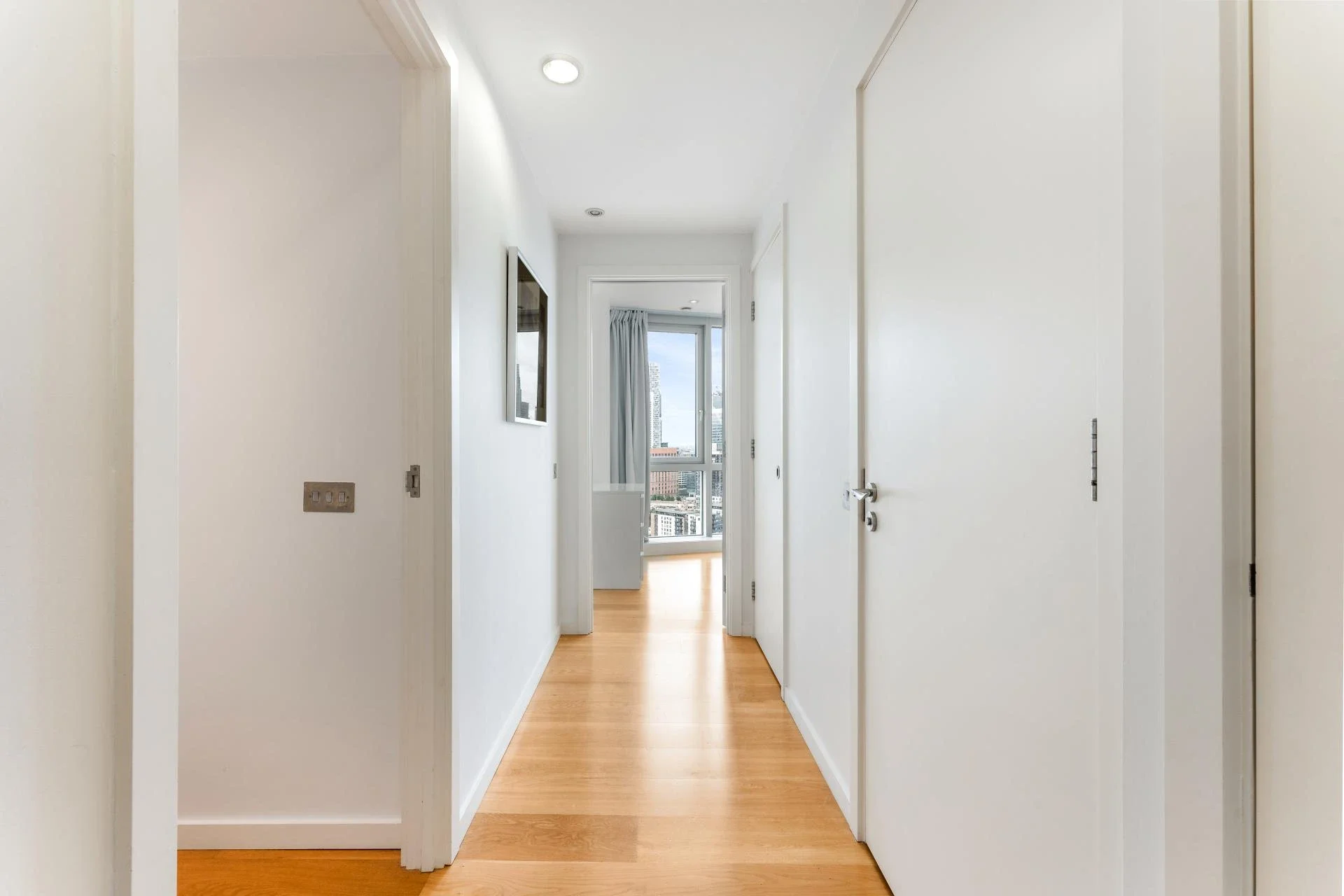 Flat Fairmont Avenue in Greater London