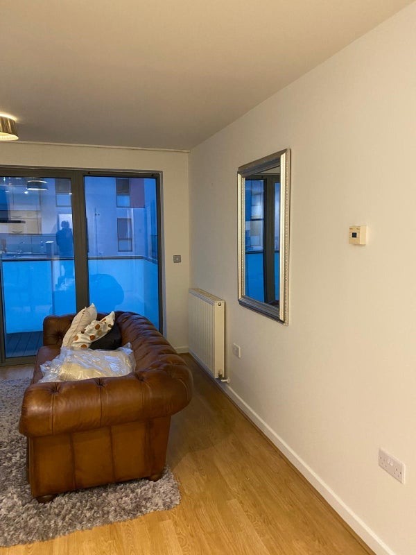 Flat Stainsby Road in Greater London