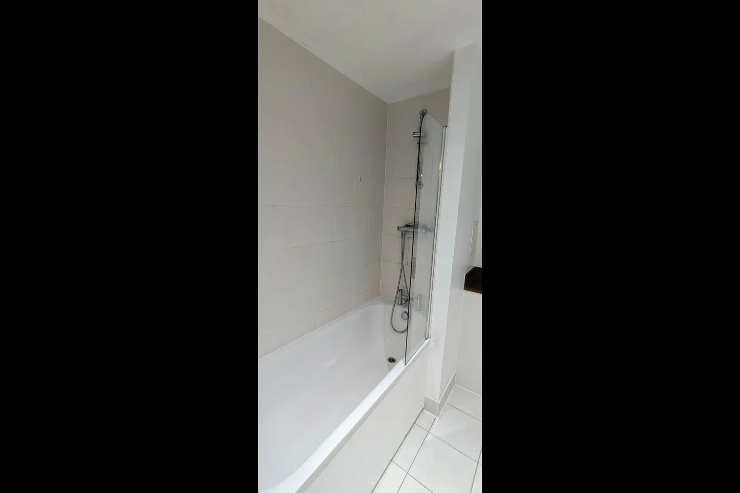 Flat Surrey Quays Road in Greater London