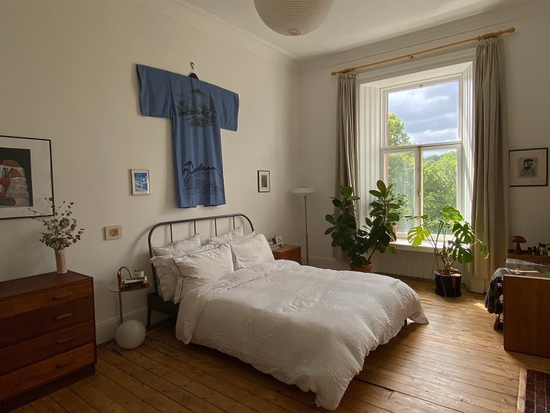 Flat Terregles Avenue in Glasgow