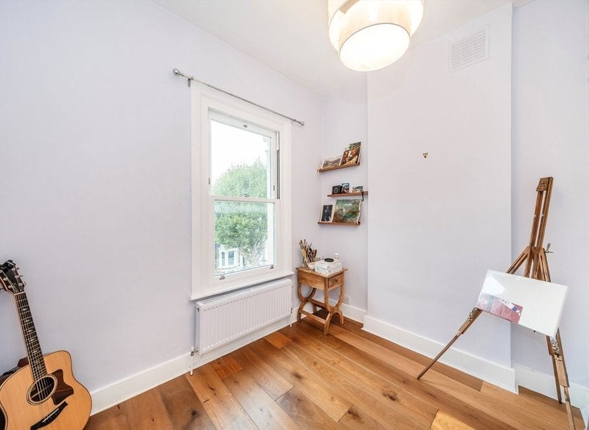 Flat Fernhead Road in City of Westminster