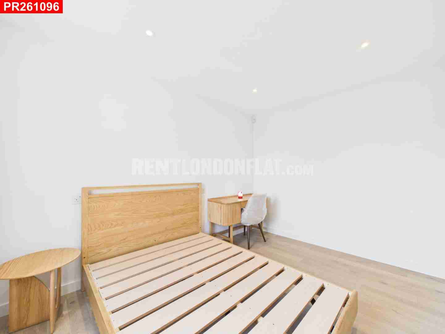 Flat Chatsworth Road in Greater London