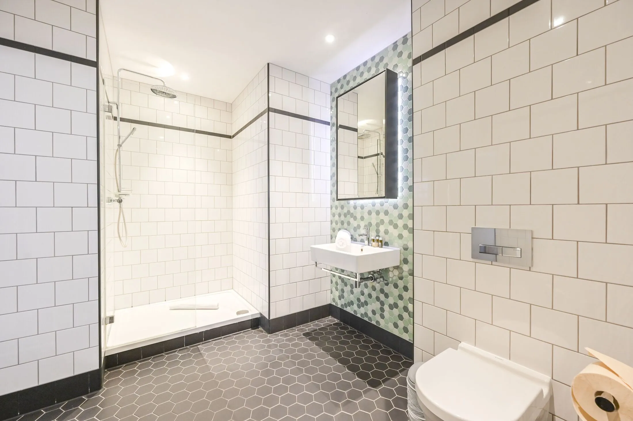 Flat Lyell Street in Greater London
