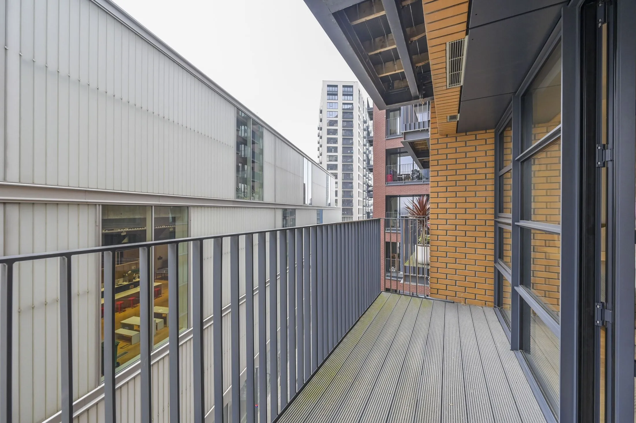 Flat Lyell Street in Greater London