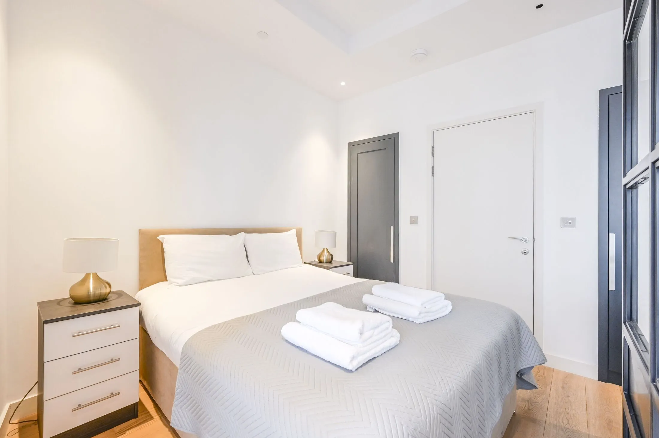 Flat Lyell Street in Greater London