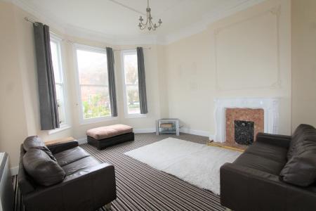 Flat Avenue Road in Royal Leamington Spa