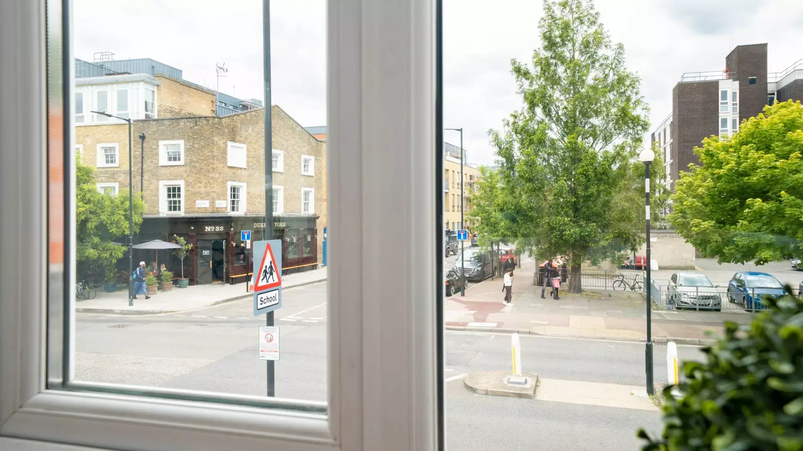 Flat Hertford Road in Greater London