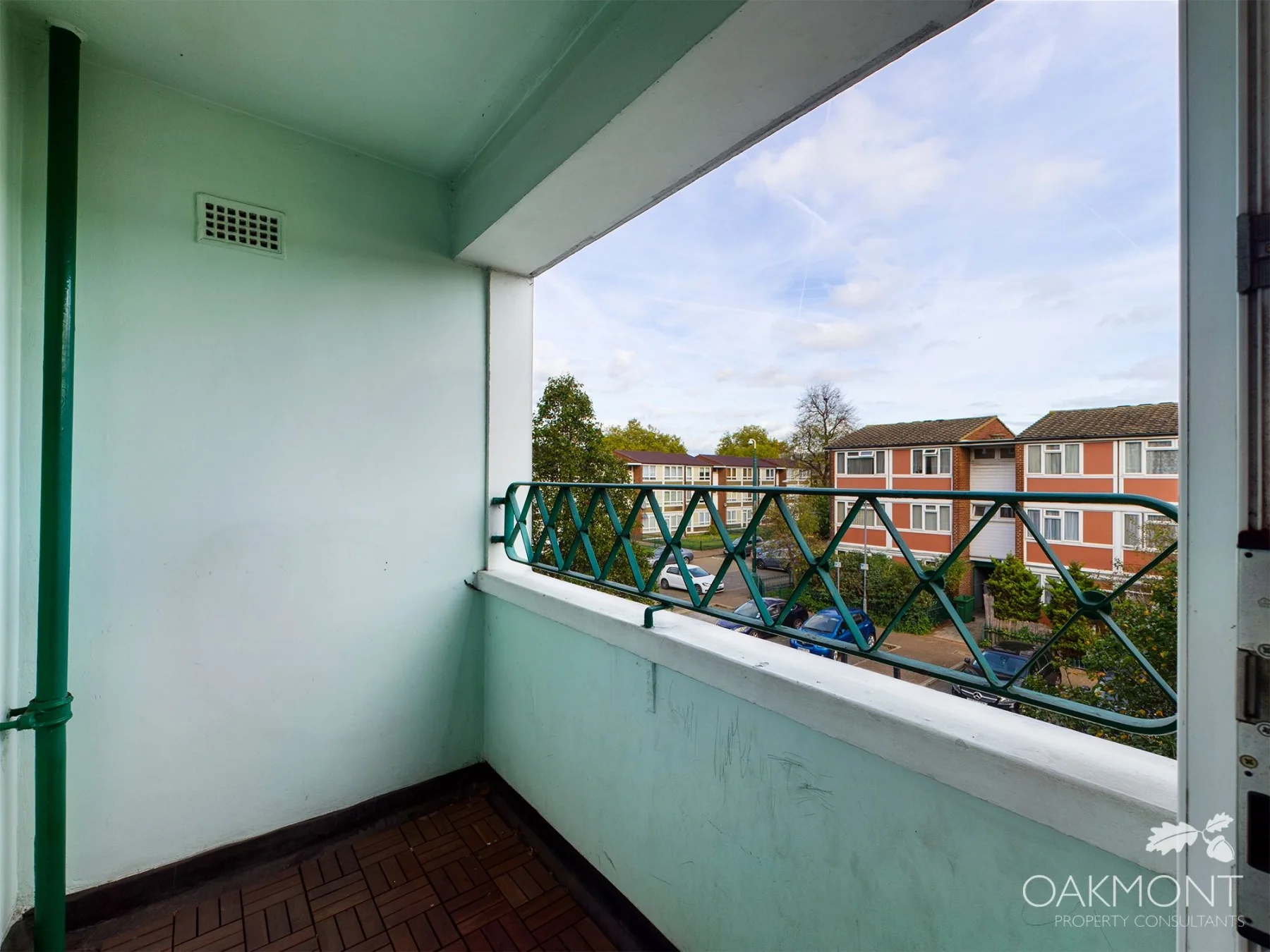Flat Greenhill Grove in Greater London