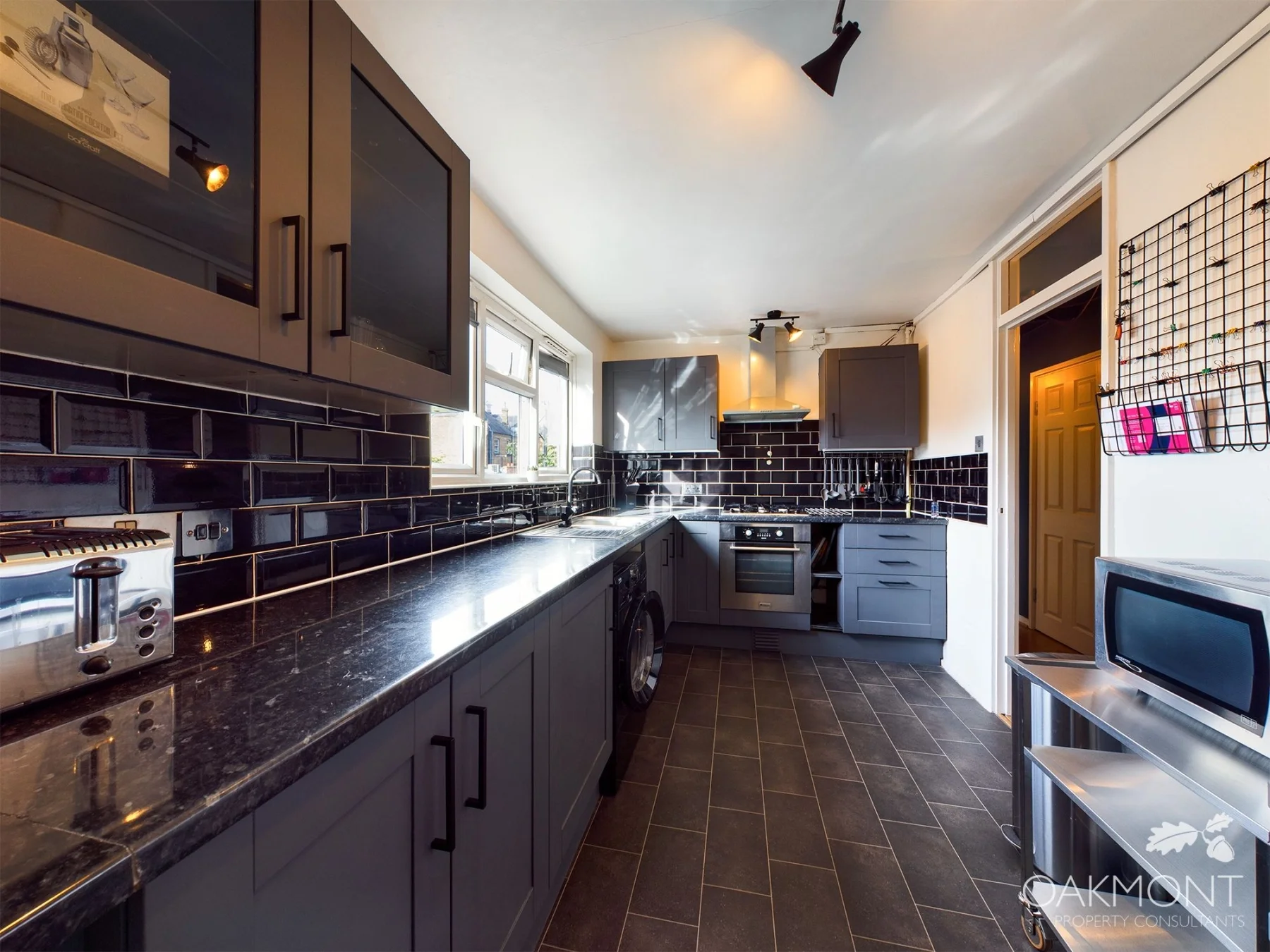 Flat Greenhill Grove in Greater London