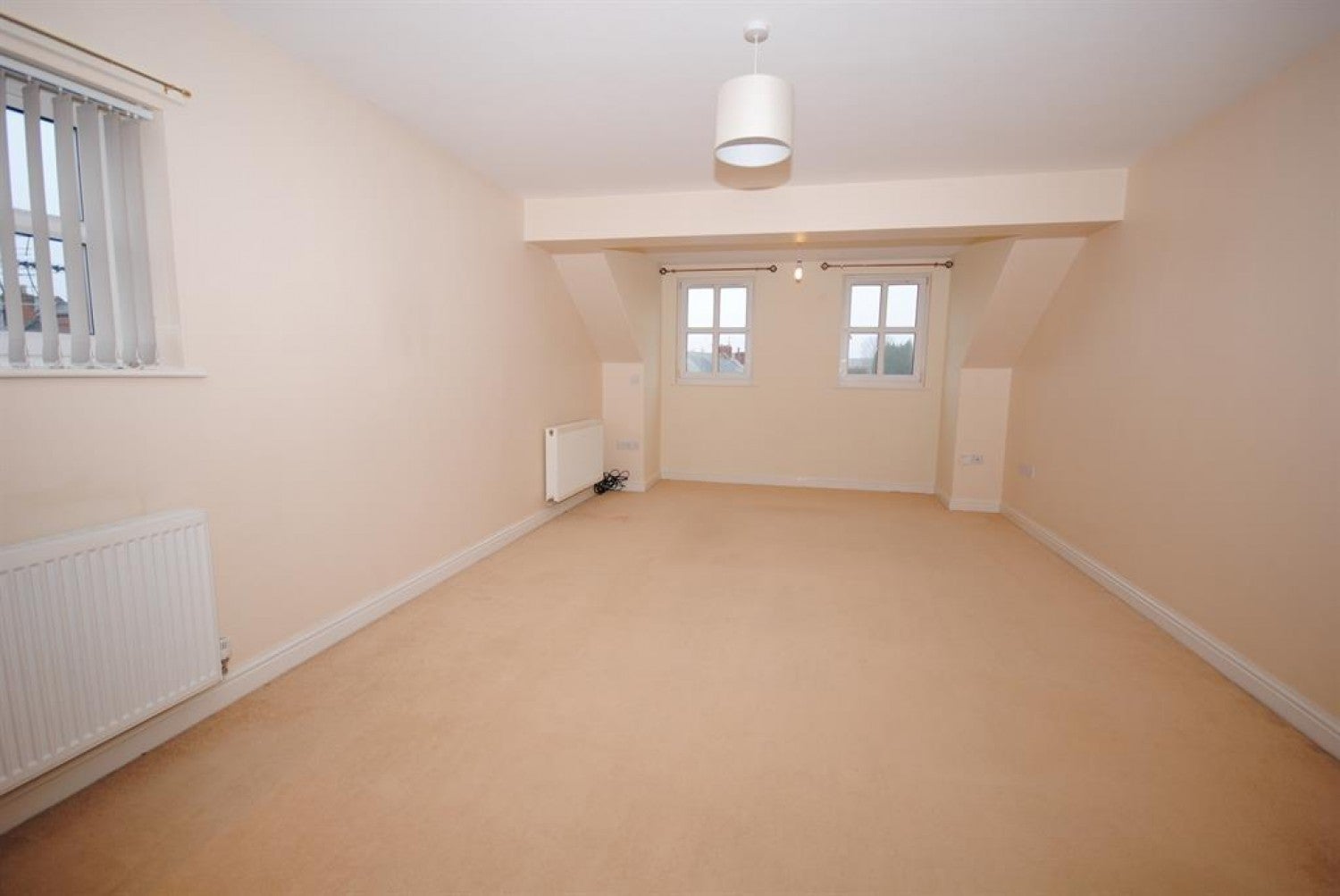 Flat Dark Lane in North East Derbyshire