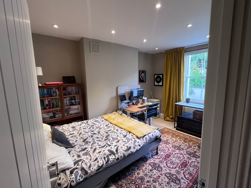 Flat Elizabeth Avenue in Greater London