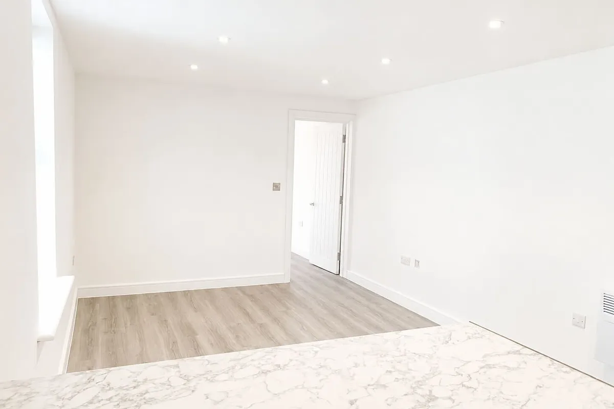 Flat Ordnance Road in Southampton