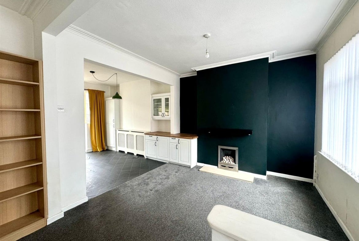House Olive Road in Neston