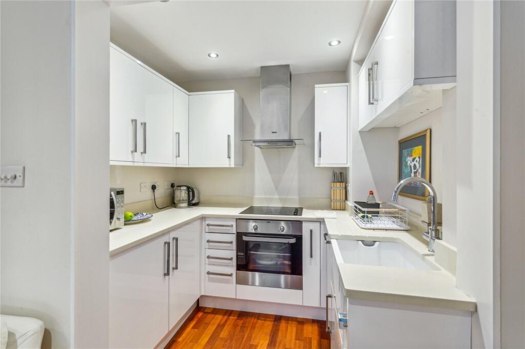 Flat Campden Grove in Greater London