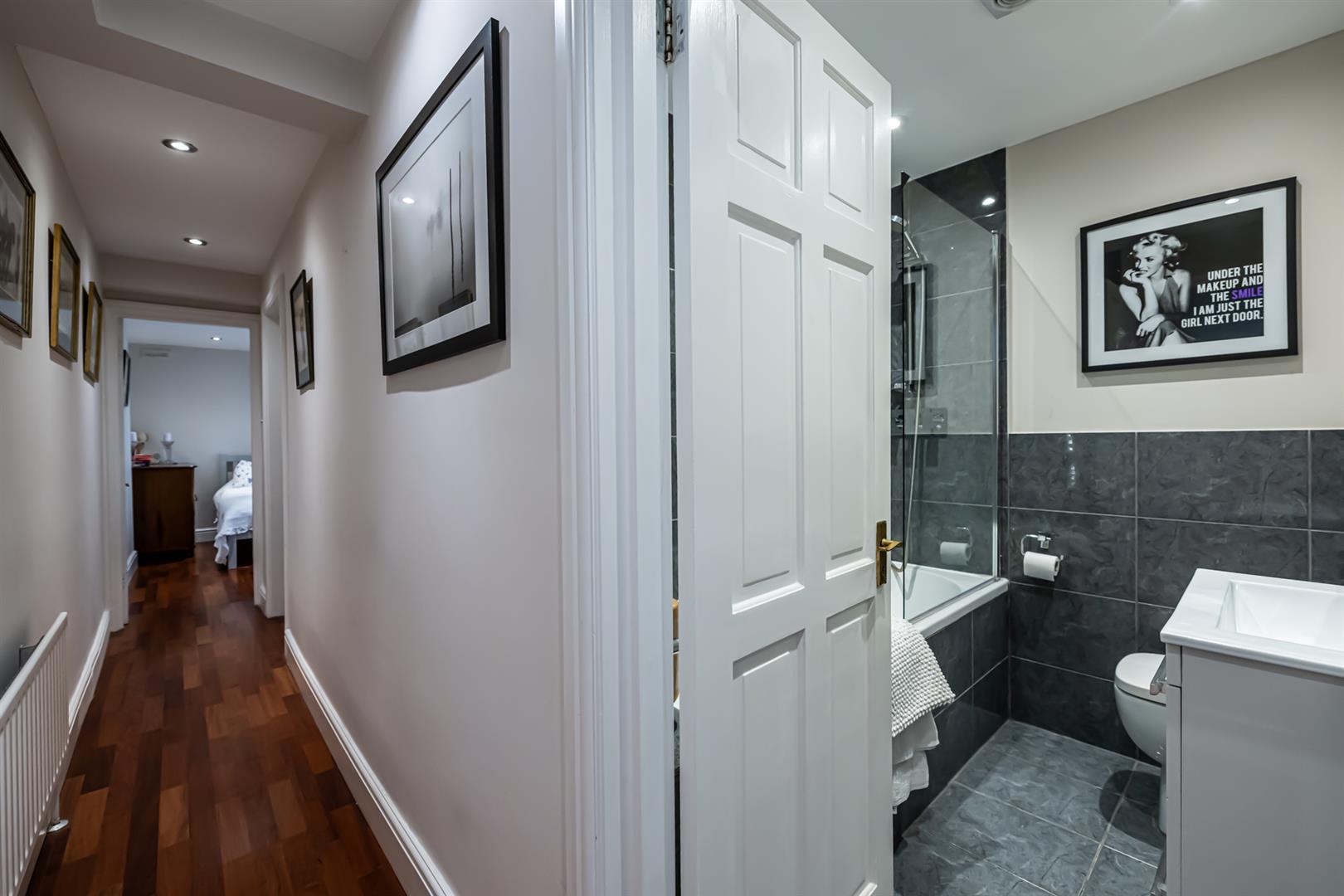 Flat Campden Grove in Greater London