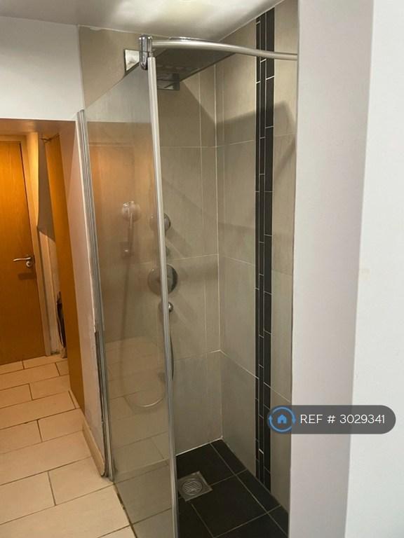 Room Galsworthy Road in Greater London