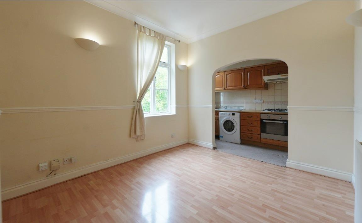 Flat Upton Park in Slough
