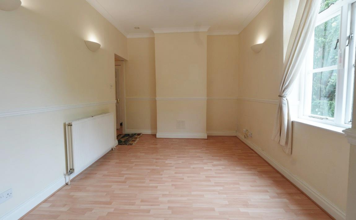 Flat Upton Park in Slough