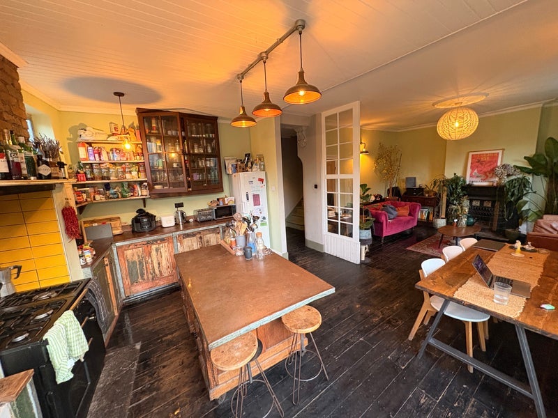 Room Elmcroft Street in Greater London