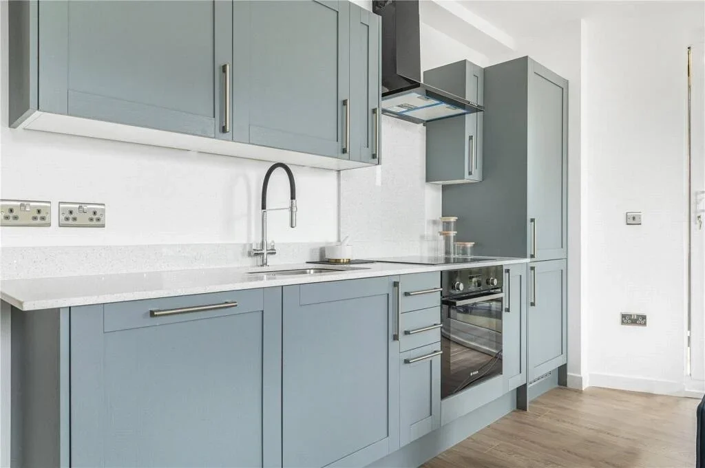 Flat Springbank Road in Greater London