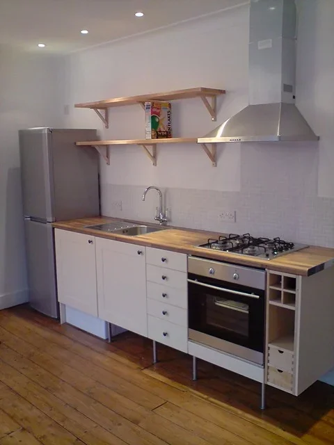 Flat Gathorne Road in Greater London