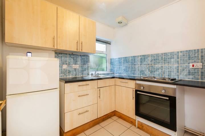 Flat Iverson Road in Greater London