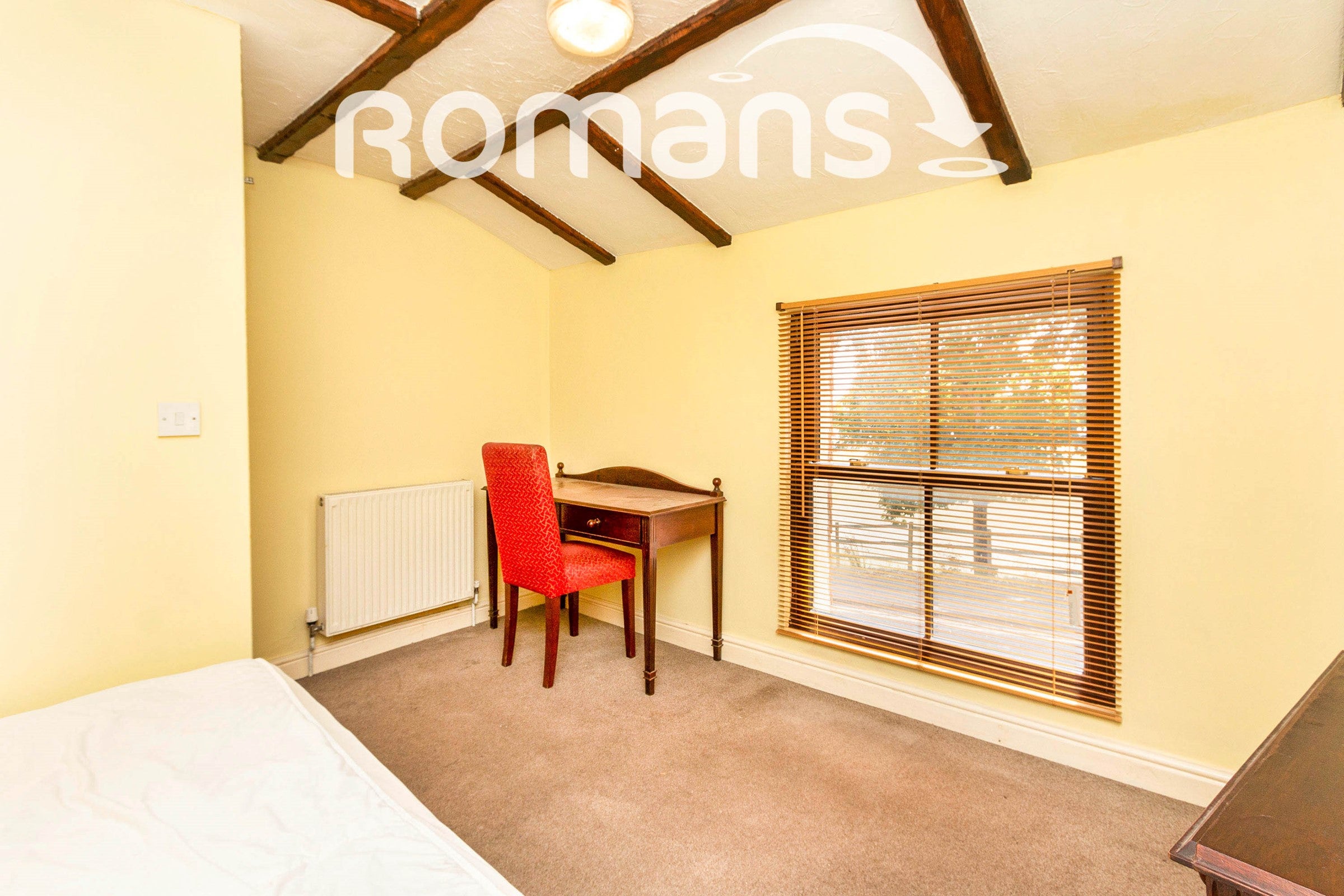 Room Upper Hale Road in Farnham