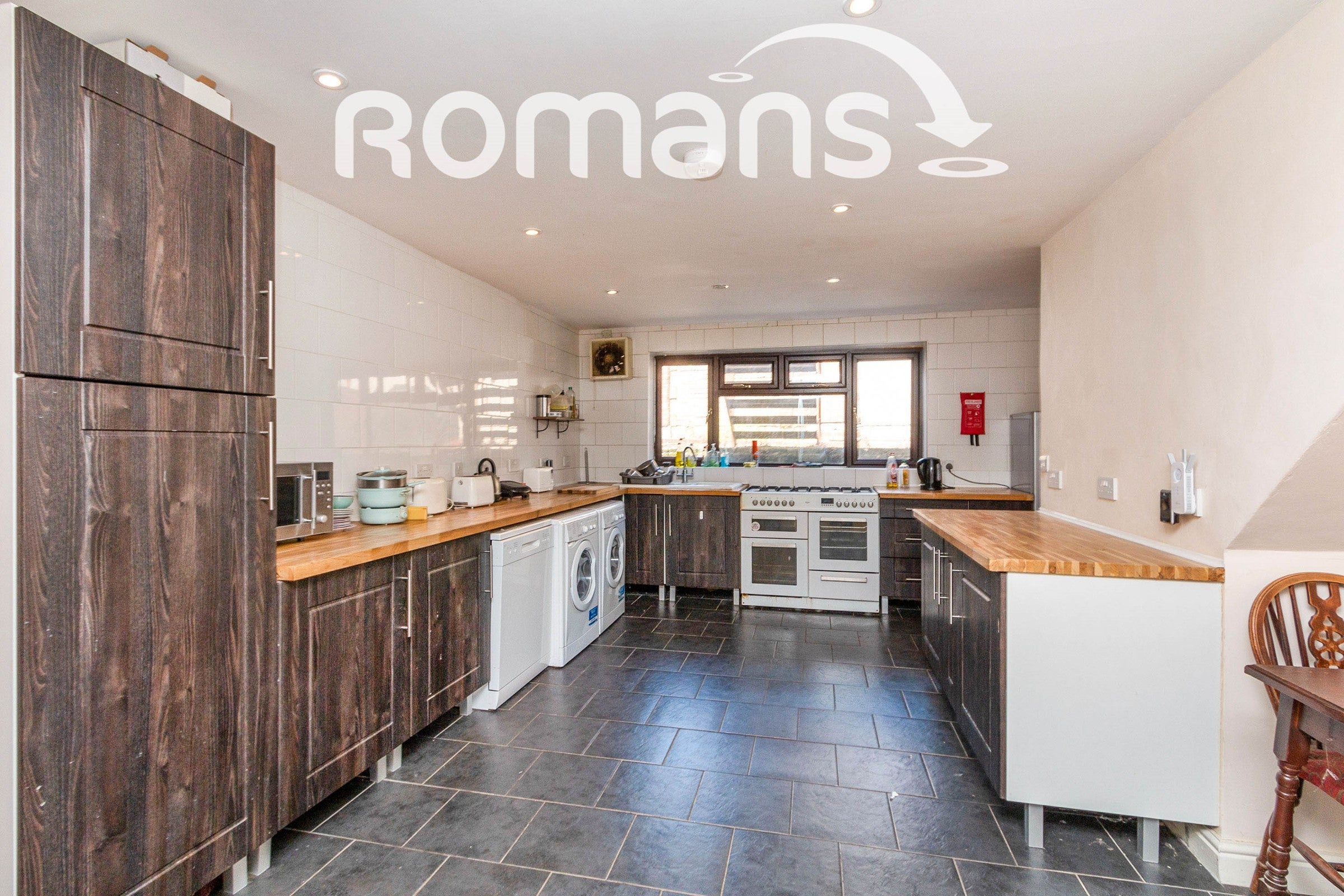Room Upper Hale Road in Farnham