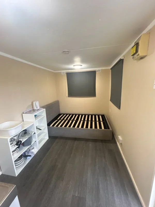 Room Newchapel Road in Lingfield