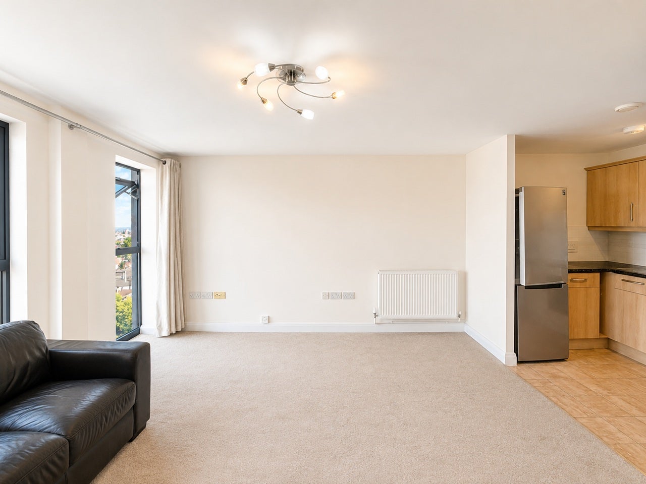 Flat London Road in Greater London