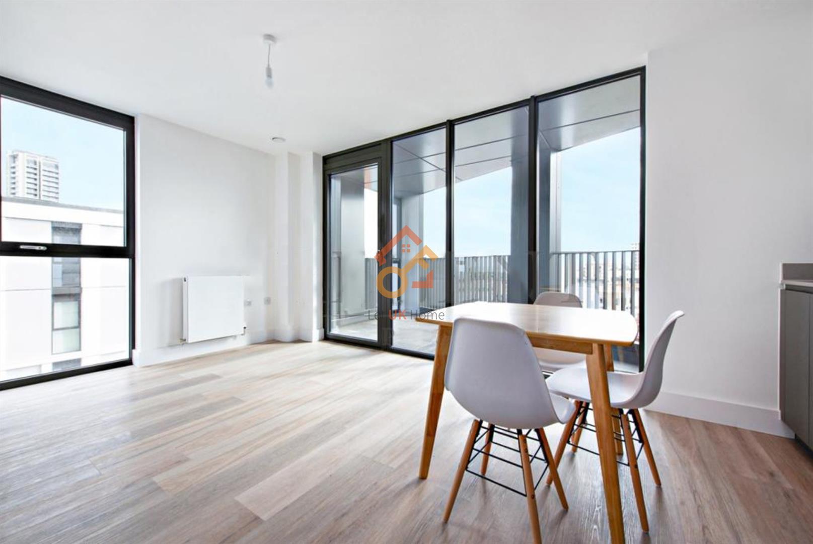 Flat Marshgate Lane in Greater London