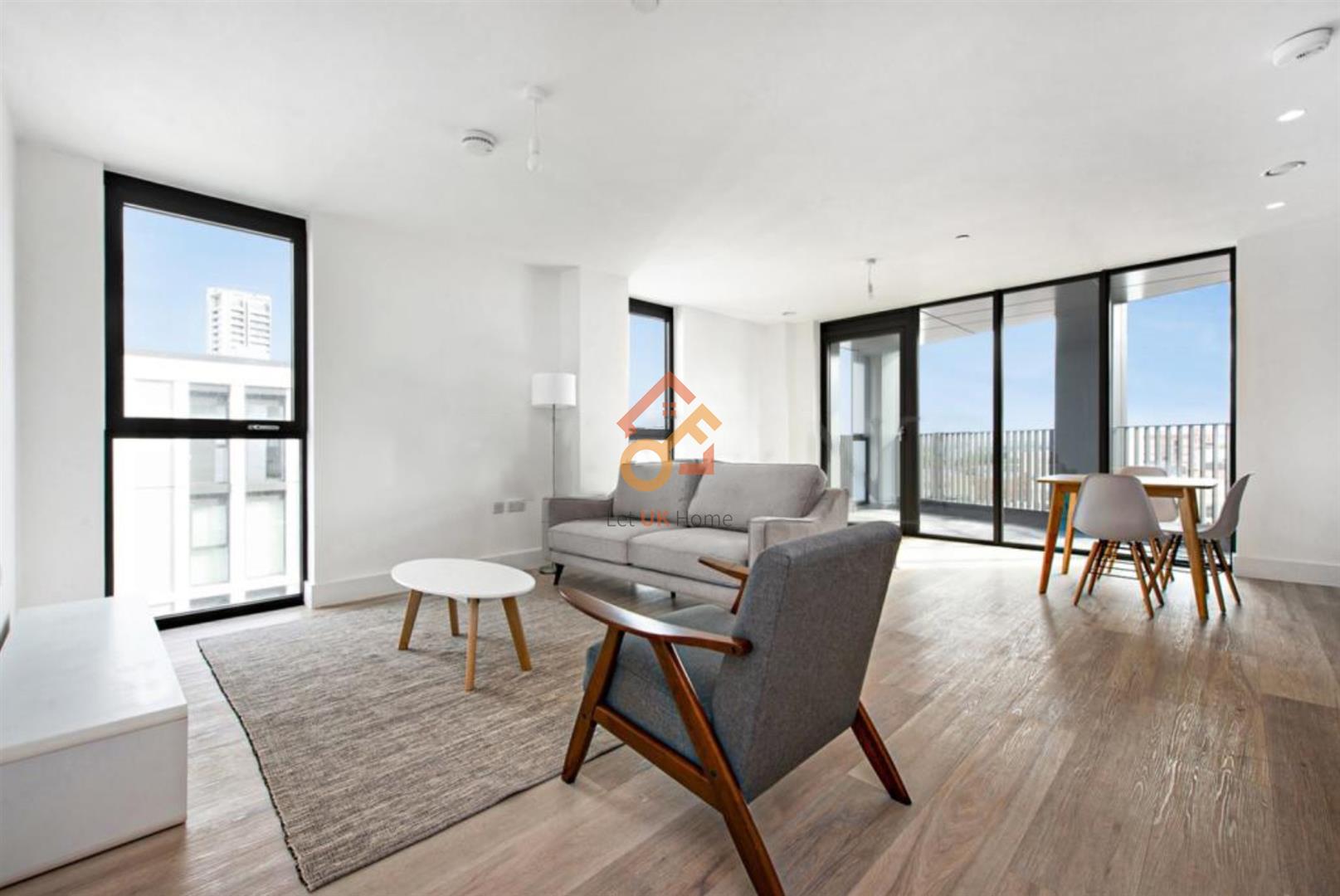 Flat Marshgate Lane in Greater London