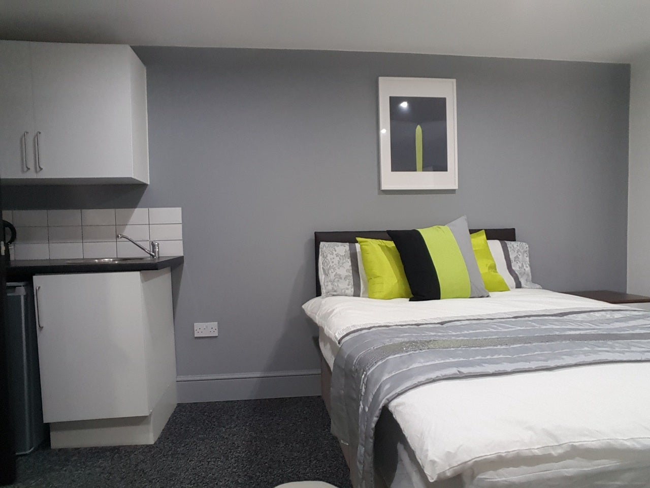 Room Ordnance Road in Coventry