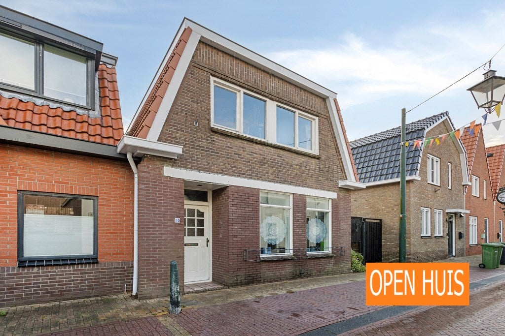 Huis Hoofdstraat 10 in Oldemarkt