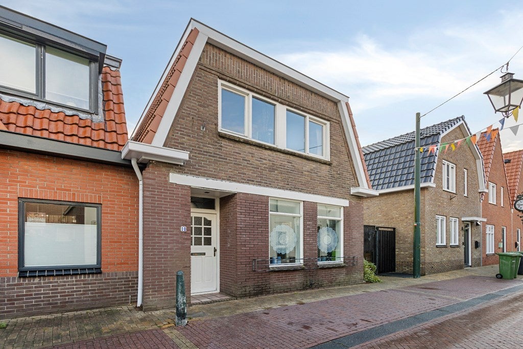 Huis Hoofdstraat 10 in Oldemarkt