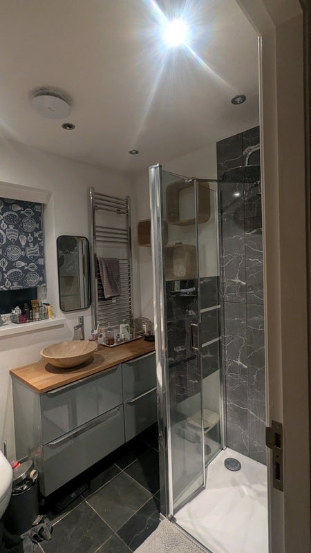 Room Montonfields Road in Salford