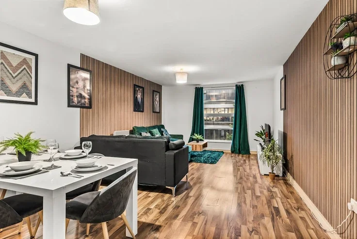Flat Lower Ormond Street in Manchester