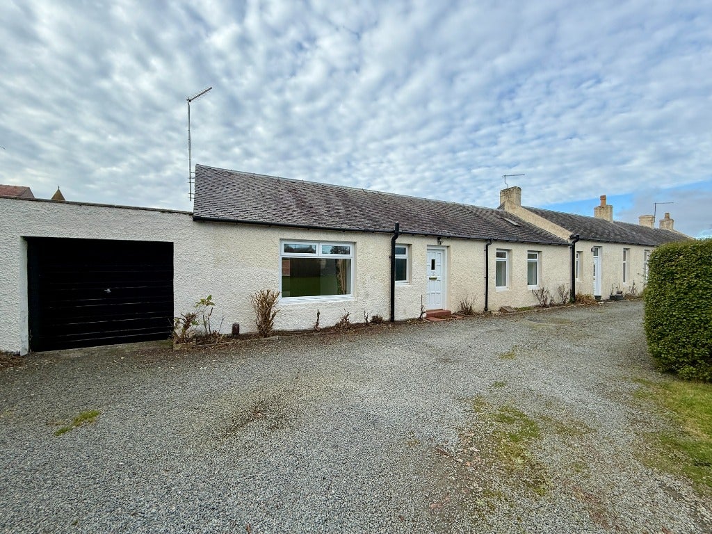 House Sandfield Road in Prestwick