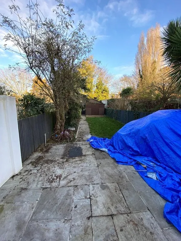 Room Hawkesfield Road in Greater London