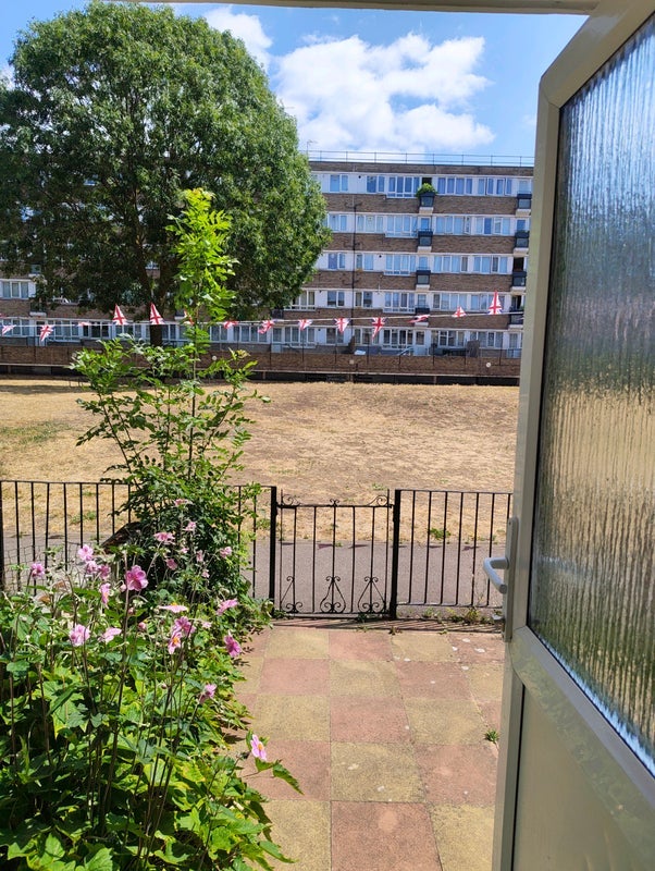 Room Canter Way in Greater London