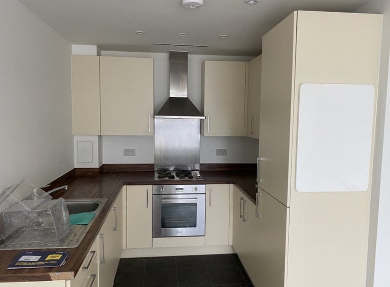 Flat Wellesley Road in Greater London