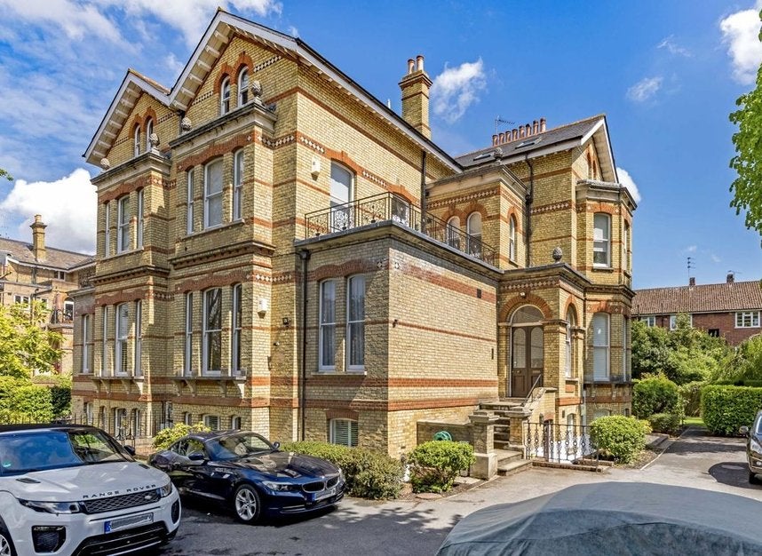 Flat Park Road in Greater London