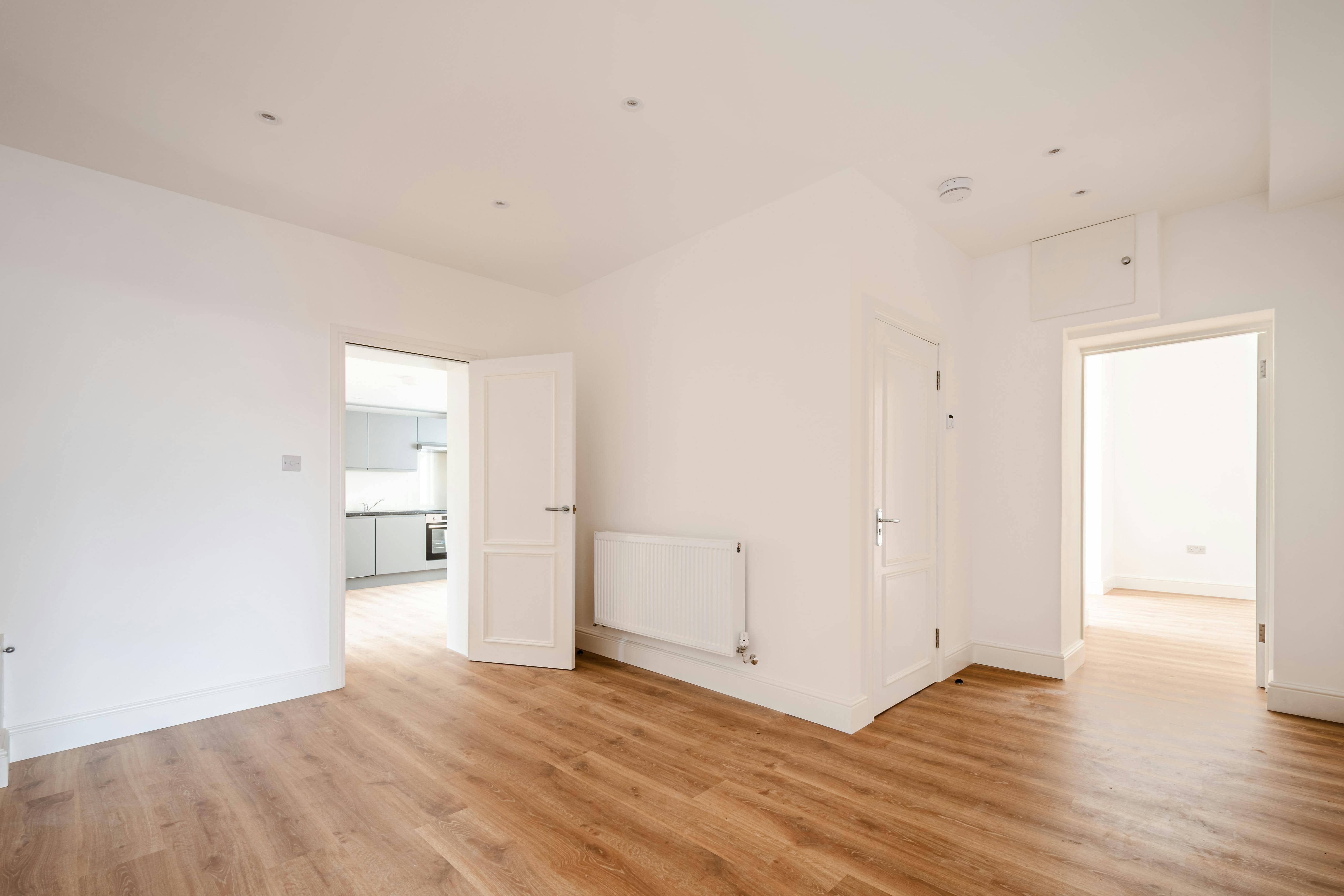 Flat Hanbury Street in Greater London