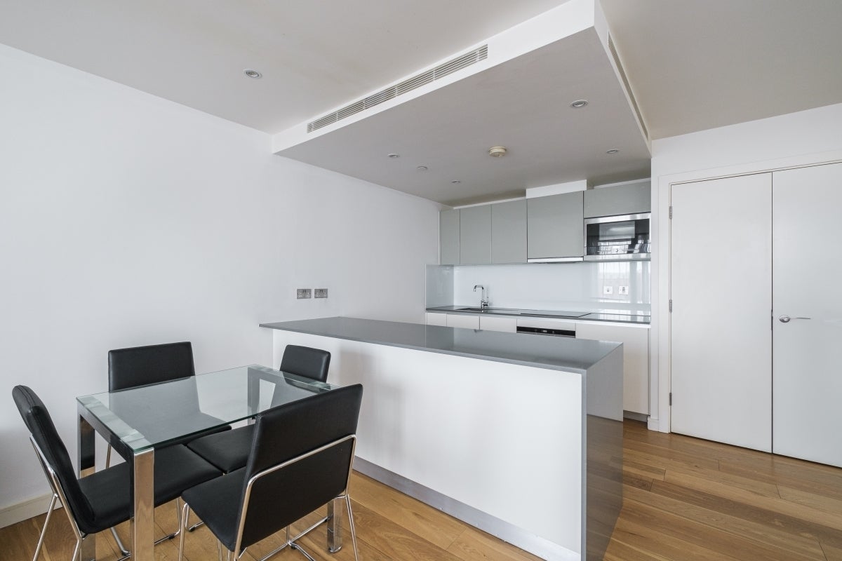 Flat Camley Street in Greater London