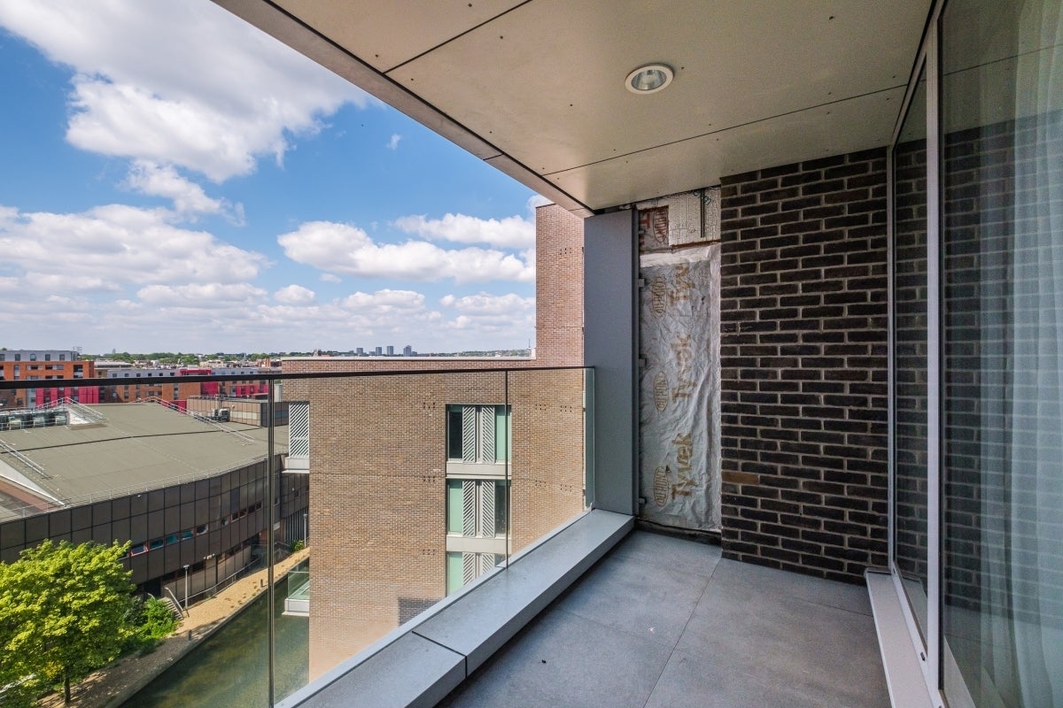 Flat Camley Street in Greater London