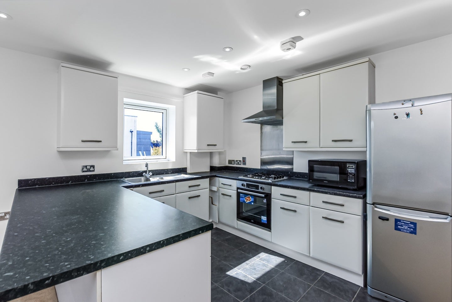 Flat Drinkwater Road in Greater London