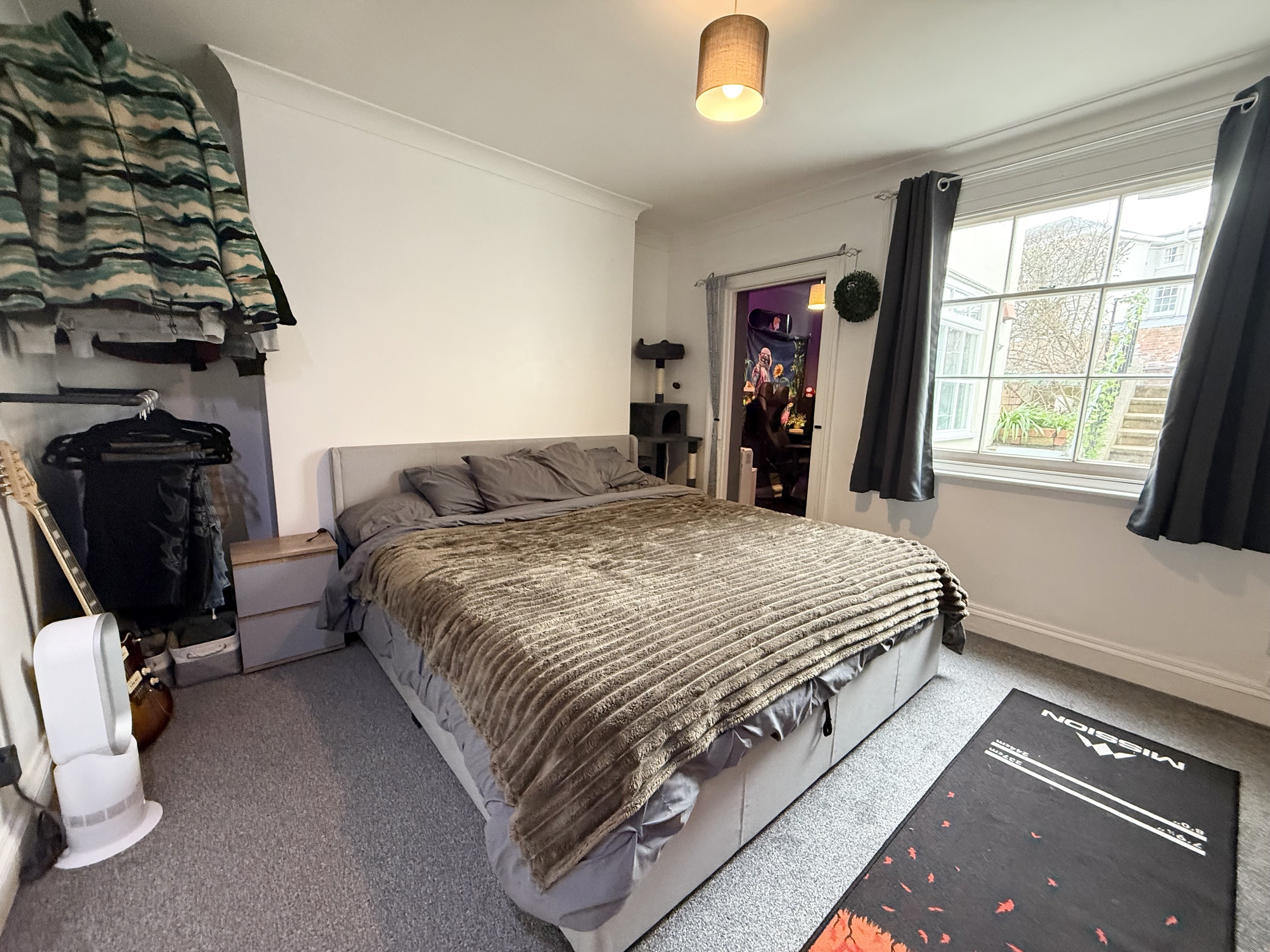 Flat Prestbury Road in Cheltenham