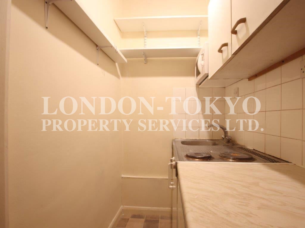 Flat Maresfield Gardens in Greater London