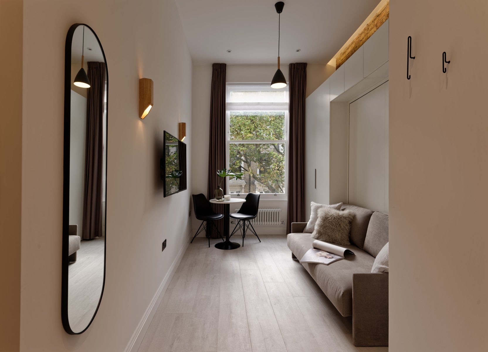 Flat Linden Gardens in Greater London